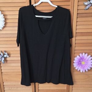 Lane Bryant Black Short Sleeve V-Neck Tee